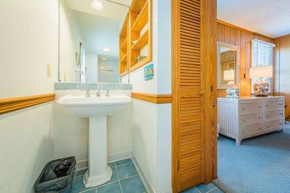 Upper Level Master Bath