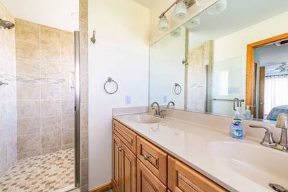 Upper Level Master Bath