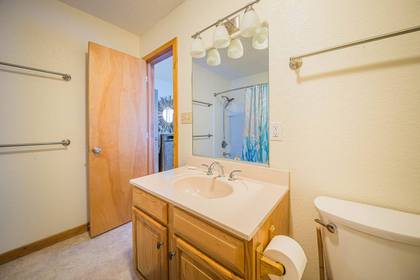 Mid Level Shared Bath