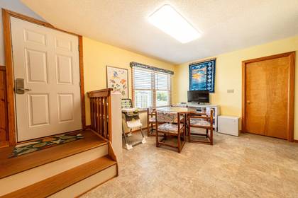 Mid Level Den w/Sitting Area and TV