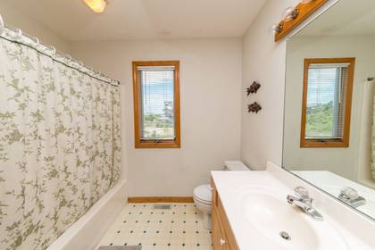 Mid Level Bath