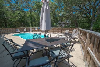 Furnished Pool Area