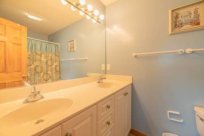 Upper Level Master Bath