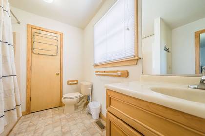 Mid Level Master Bath