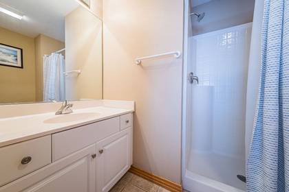 Mid Level Master Bath