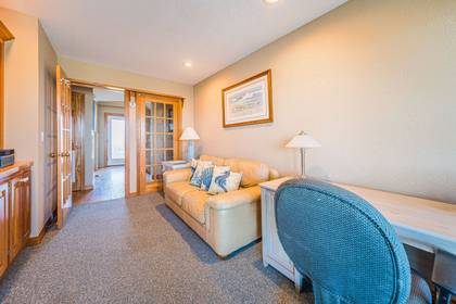 Mid Level Den