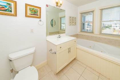Upper Level Master Bath