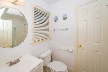Lower Level Bath