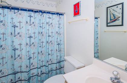 Third Level Hall Bath