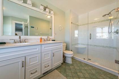 Mid Level Master Bath