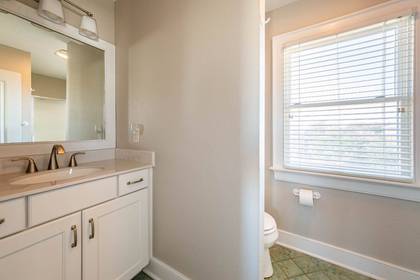 Upper Level Master Bath