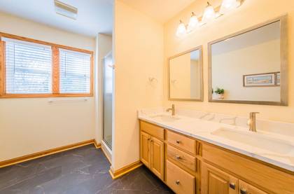 upper level master bath