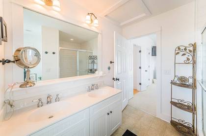 Upper Level Master Bath