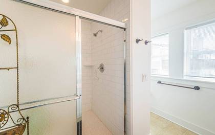 Upper Level Master Bath