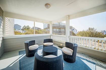 Mid Level Screened Porch