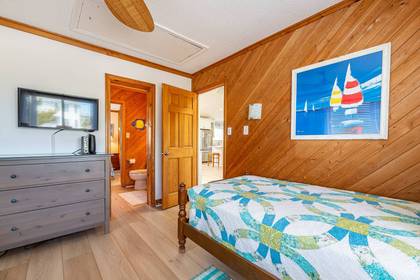 Twin Bedroom