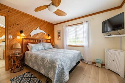 Queen Bedroom