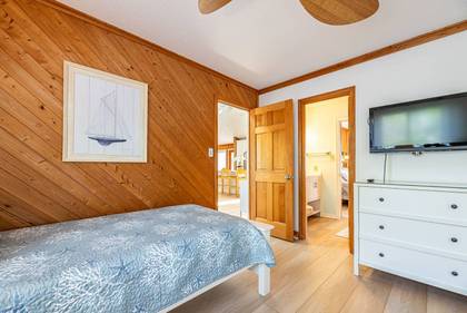 Twin Bedroom