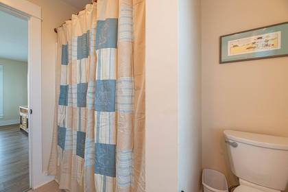 Mid Level Master Bath