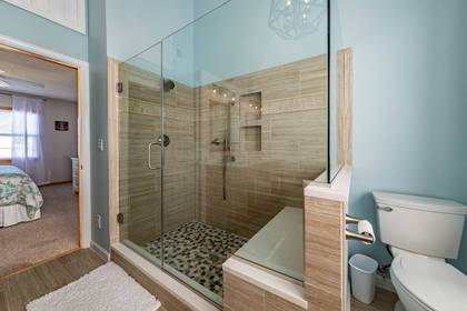 Upper Level Master Bath