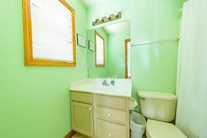 mid level master bath