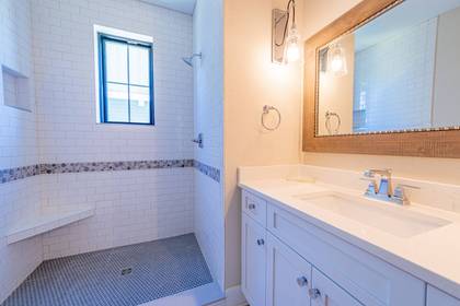 Mid Level Master Bath