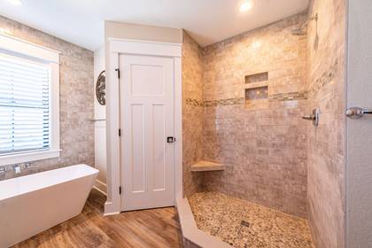 Upper Level Master Bath