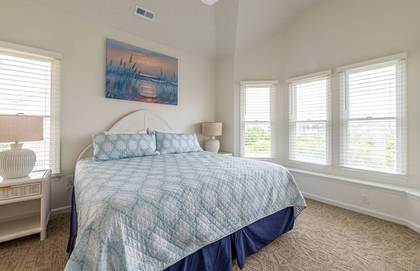 Master between Upper Level and Mid Level