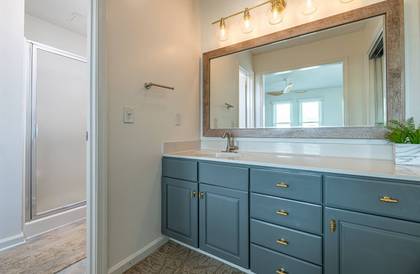 Mid Level Master Bath