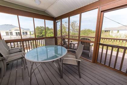 Upper Level Screened Porch
