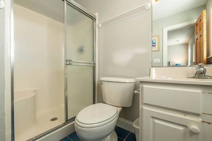 Upper Level Master Bath