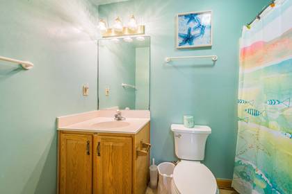 Upper Level Bath