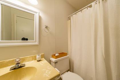 mid level master bath