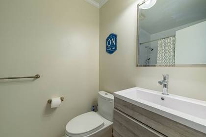 mid level hall bath