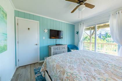mid level bedroom