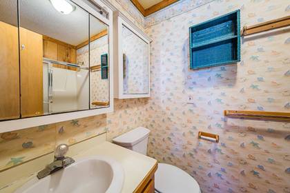 Mid Level Master Bath