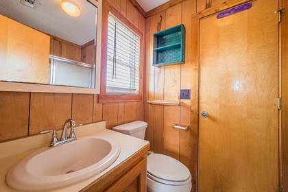 Mid Level Shared Bath