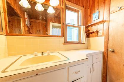 Upper Level Master Bath