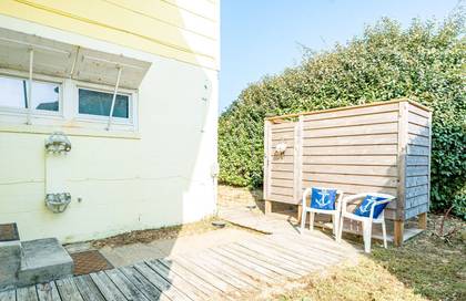 outdoor shower