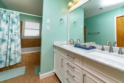 Third Level Semi-Private Bath