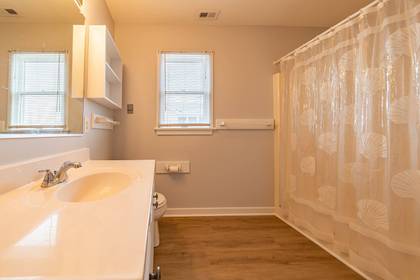 Upper Level Semi-Private Bath