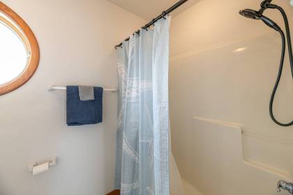 Upper Level Master Bath