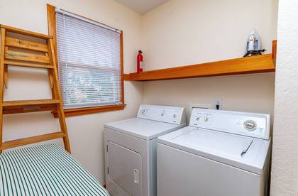 Mid Level Laundry Room