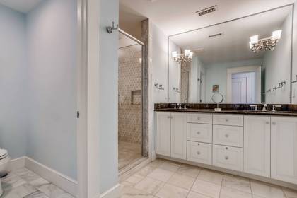 upper level master bath