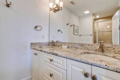 mid level master bath