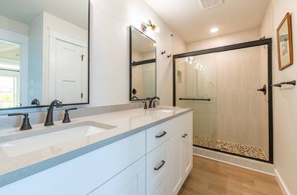 Upper Level Master Bath