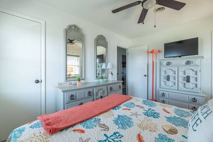 Queen Master Bedroom