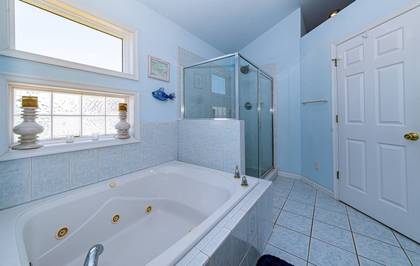 Mid-Level Master Bath
