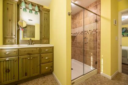 Upper Level Master Bath