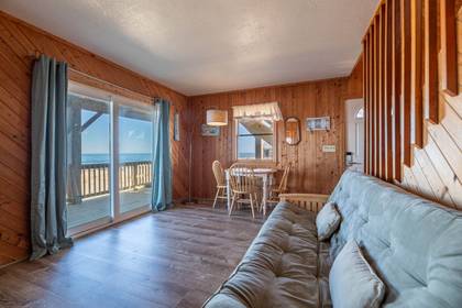 Mid Level Living Area w/Futon
